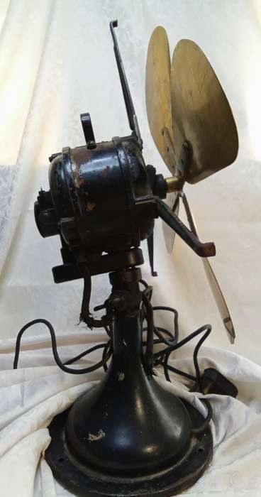 Vintage Century oscillating desk fan model 265 - sadly for parts only