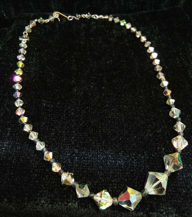 Stunning vintage bi-cone diamond faceted "Aurora Borealis" crystal necklace