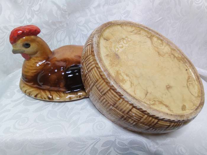 Gorgeous antique porcelain chicken basket salt caddy