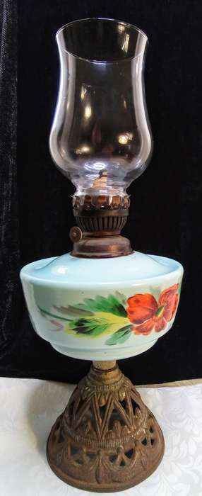 Antique Victorian kerosene lamp - Hand-Painted Milk Glass - 1800s