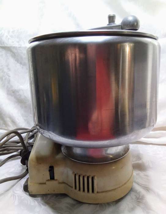 Vintage Electrolux Assistent mixer in working condition