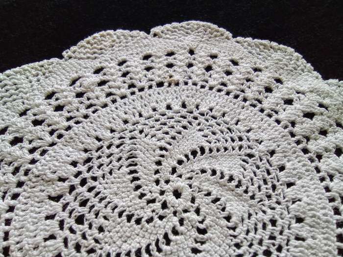 Lovely vintage white hand crocheted doily