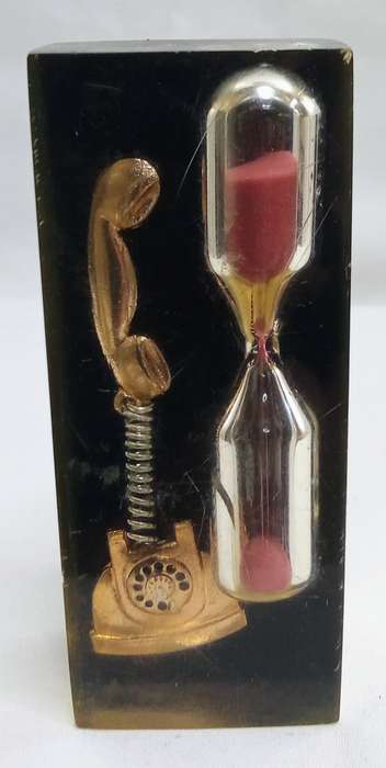 Cute! Vintage 2 minute hour glass timer