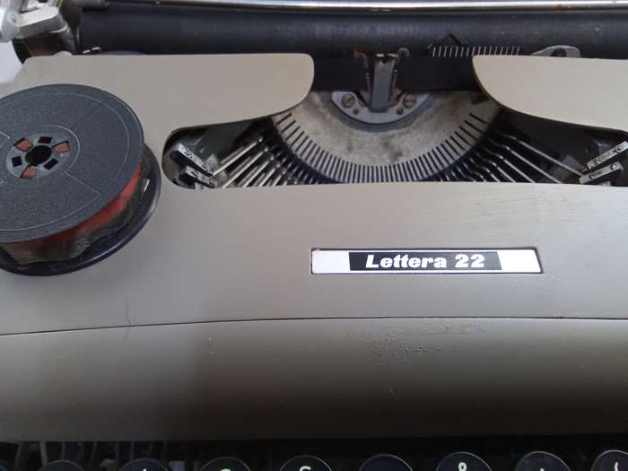Olivetti Lettera 22 typewriter with original case