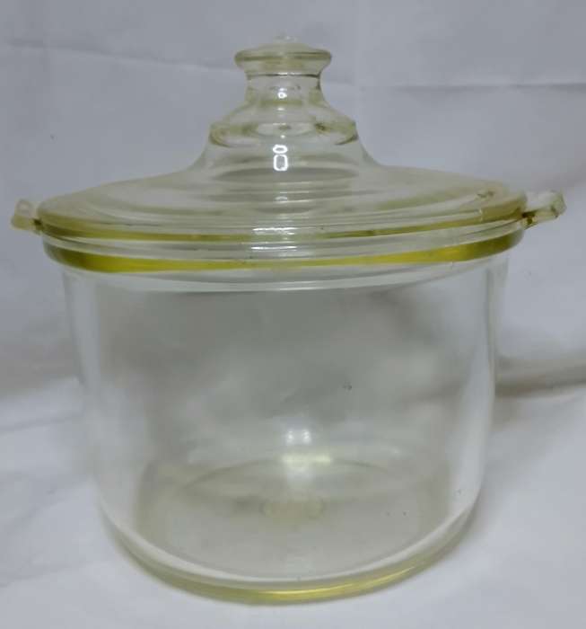 Original antique Pyrex bean pot