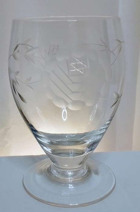 Six beautiful vintage glasses