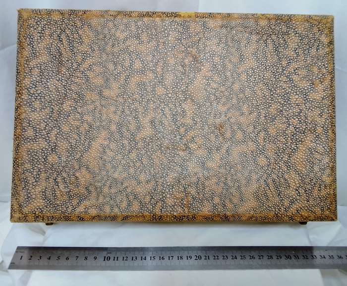 Stunning Vintage full brush set in original box