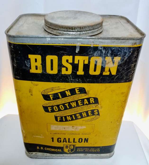 Lovely vintage Boston shoe product tin