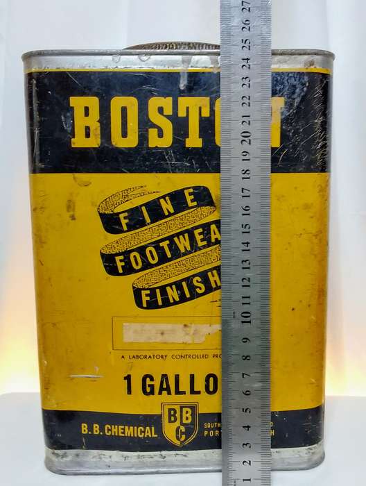 Lovely vintage Boston shoe product tin