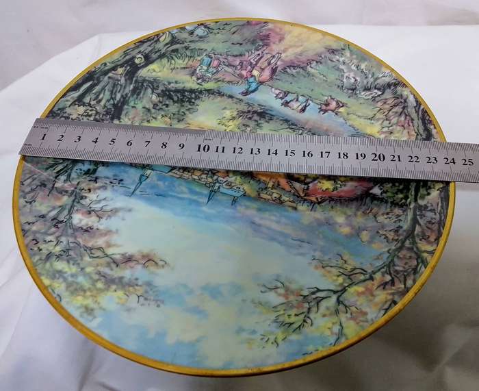 Beautiful Himmel Design Autumn Pottery Display Plate