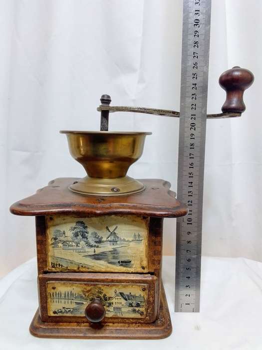 Old Box coffee grinder with Delft veneers and wonderful charm!