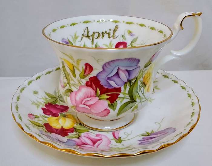 Royal Albert "Flower of the Month" duo - April Sweet Pea