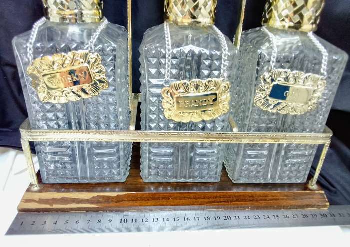 Vintage decanter set