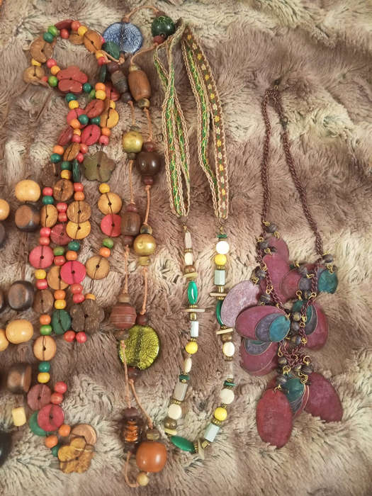 Necklaces (10)