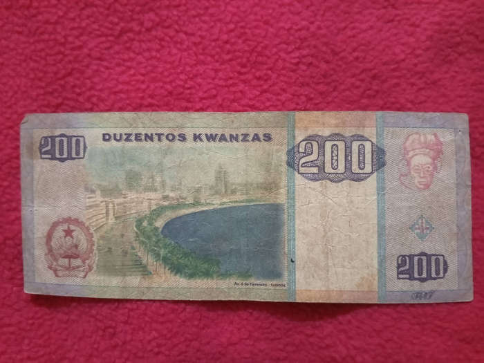 Angola Kwanzas Notes