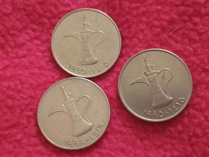 United Arab Emirates Coin and Note