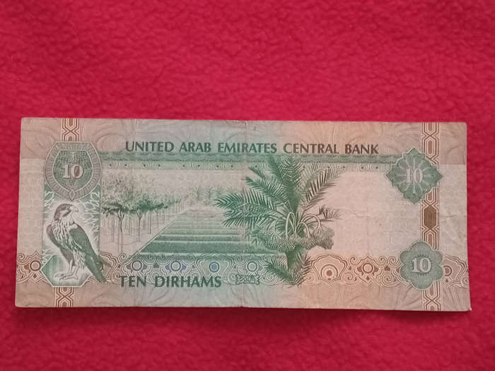United Arab Emirates Coin and Note