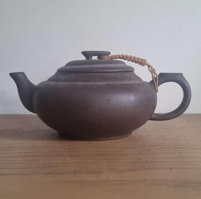 Chinese Clay Tea Pot Base mark: Hua Qinfang