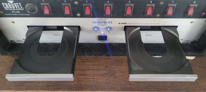 Stanton S-550 Professional Dual CD Player With Case