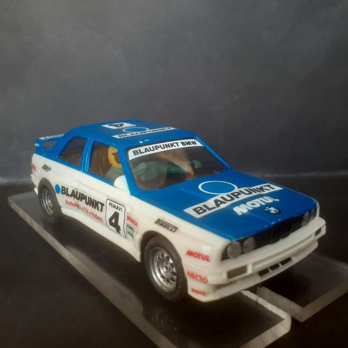 SCX BMW M3 E30 Blaupunkt