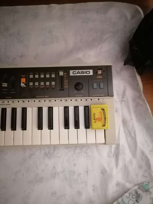 Casio Casiotone MT-70 Mini Keyboard