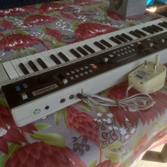 Casio Casiotone MT-70 Mini Keyboard