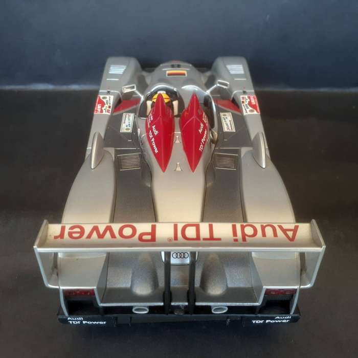 Carrera Audi R10 TDi Le Mans Winner 2006 1/24th Scale