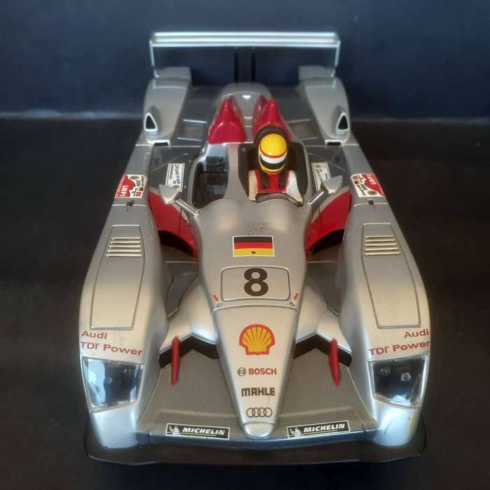 Carrera Audi R10 TDi Le Mans Winner 2006 1/24th Scale