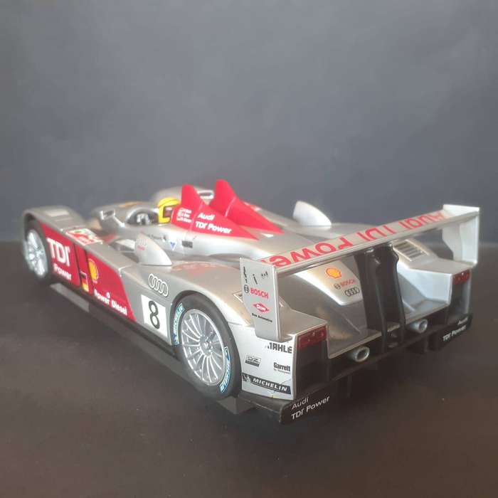 Carrera Audi R10 TDi Le Mans Winner 2006 1/24th Scale