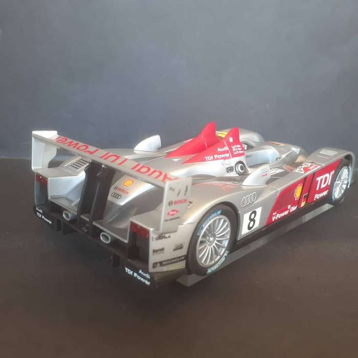 Carrera Audi R10 TDi Le Mans Winner 2006 1/24th Scale