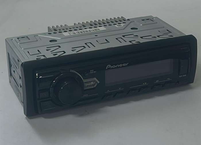 CLEARANCE PIONEER MEDIA USB-AUX-RDS