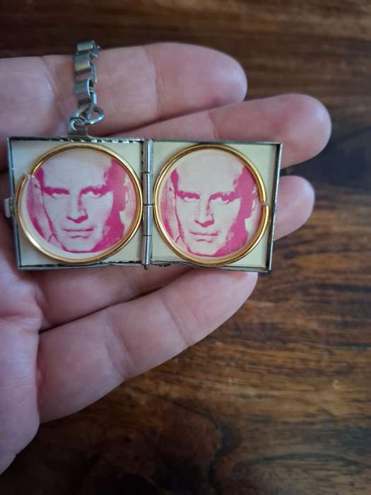 Vintage Chrysler keyring Photo Frame