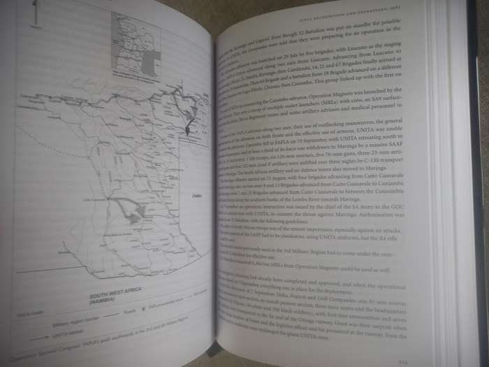 The Terrible Ones: Two Volumes - A Complete History Of 32 Battalion /boxset - Piet Nortje