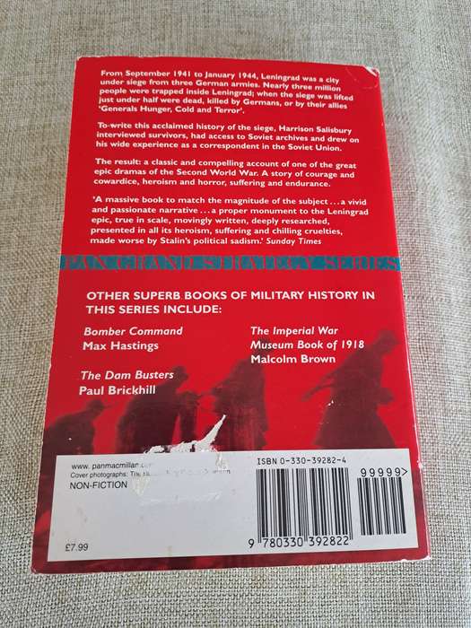The 900 Days: The Siege of Leningrad - Harrison E. Salisbury
