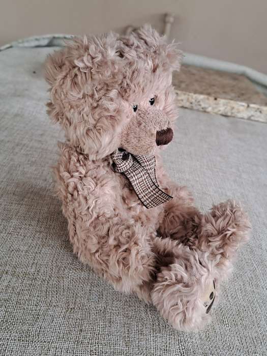 Thornbury  Russ Berrie Bear