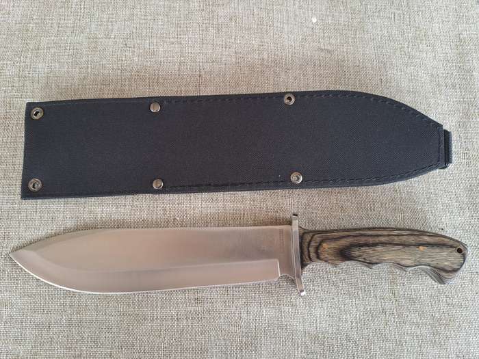 Rough Ryder RR1022 Fixed Blade Bowie Knife