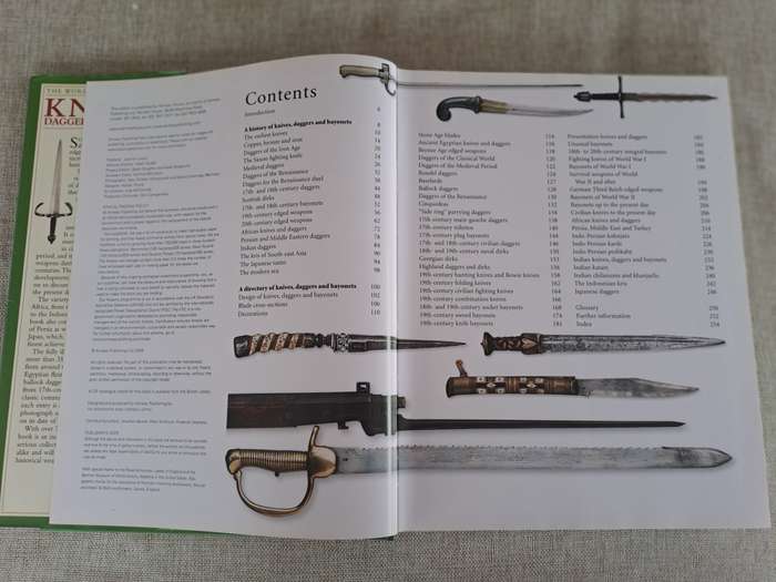 The World Encyclopedia of Knives, Daggers & Bayonets - Dr. Tobias Capwel