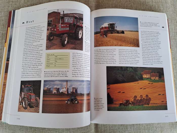 The Illustrated Encyclopedia of Tractors & Trucks - John Carroll & Peter Davies