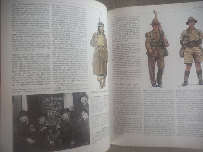 The Armed Forces of World War II - Uniforms, Insignia and organisation - Andrew Mollo
