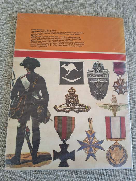 Heraldry of War: Medals, Badges and Uniforms - Purnell`s History of The World Wars Special