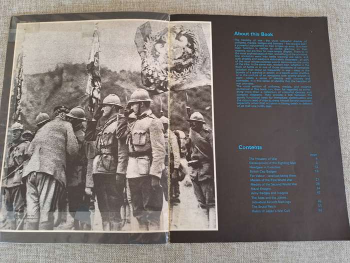 Heraldry of War: Medals, Badges and Uniforms - Purnell`s History of The World Wars Special