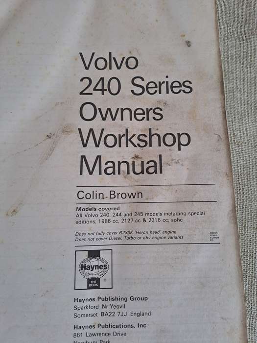 Volvo 240 Series Petrol Owners Workshop Manual 1974 to 1988 - Haynes