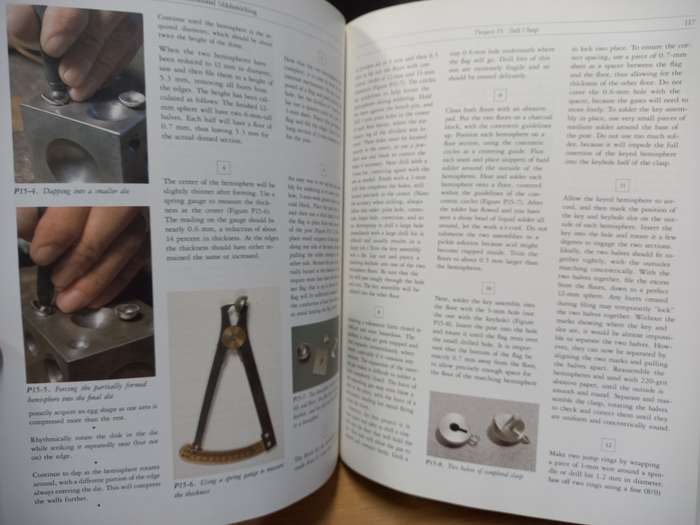Professional Goldsmithing : A Contemporary Guide to Traditional Jewelry Techniques - Alan Revere