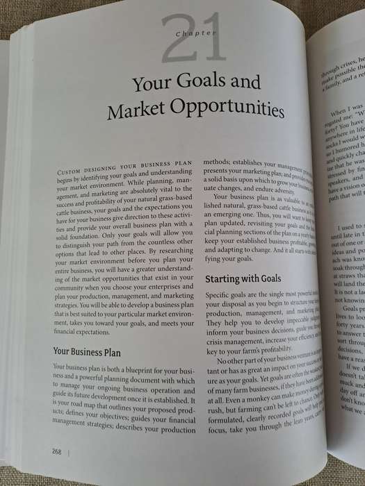 Grass-Fed Cattle: How to produce and market natural beef - Julius Ruechel