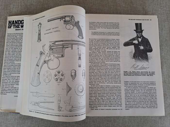 Handguns of the World: Military Revolvers and self-loaders from 1870 to 1945 Edward C. Ezell