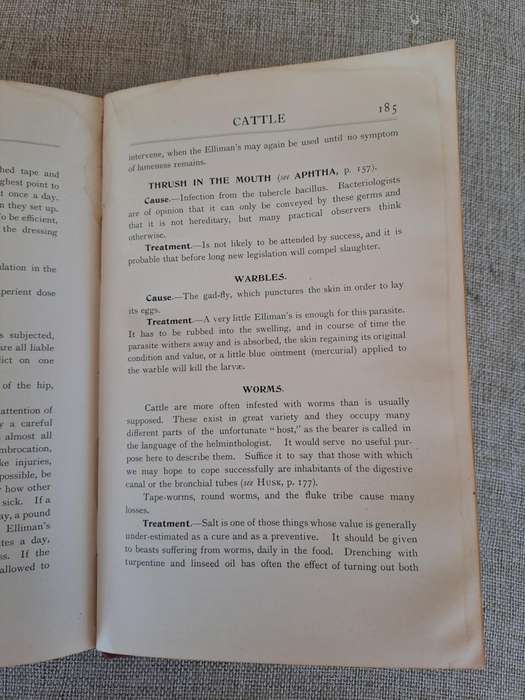 Animals treatment First Aid: Horses Dogs Birds & Cattle, The Elliman E.F.A. book