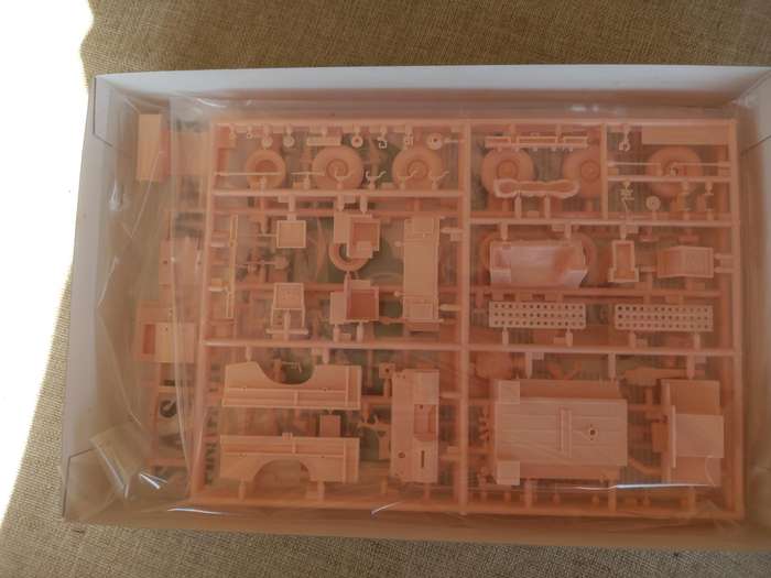 SAS Land Rover Pink Panther 1/35 scale - Tamiya