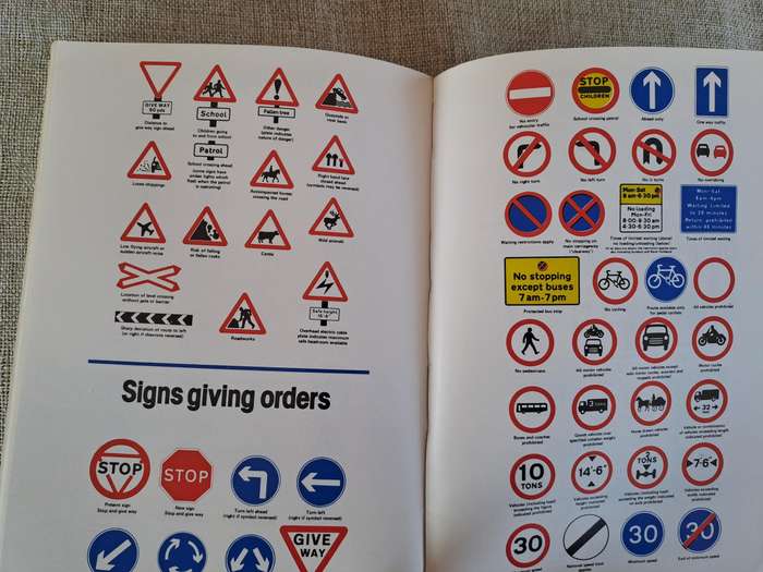Advanced Motoring: Institute of Advanced Motorists Manual