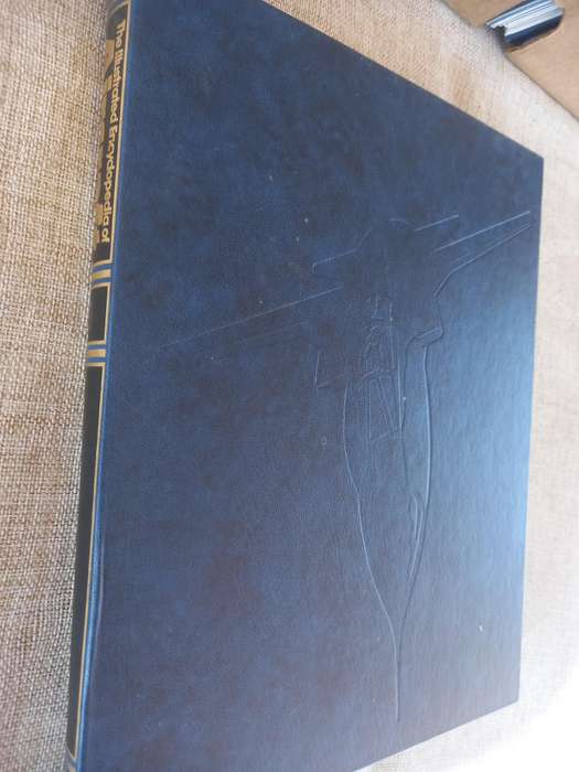 The illustrated encyclopedia of aircraft - 216 volumes - 18 binders
