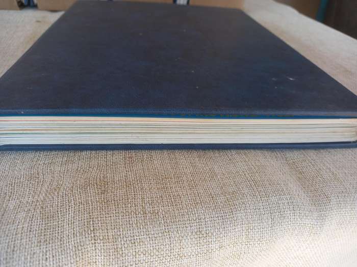 The illustrated encyclopedia of aircraft - 216 volumes - 18 binders
